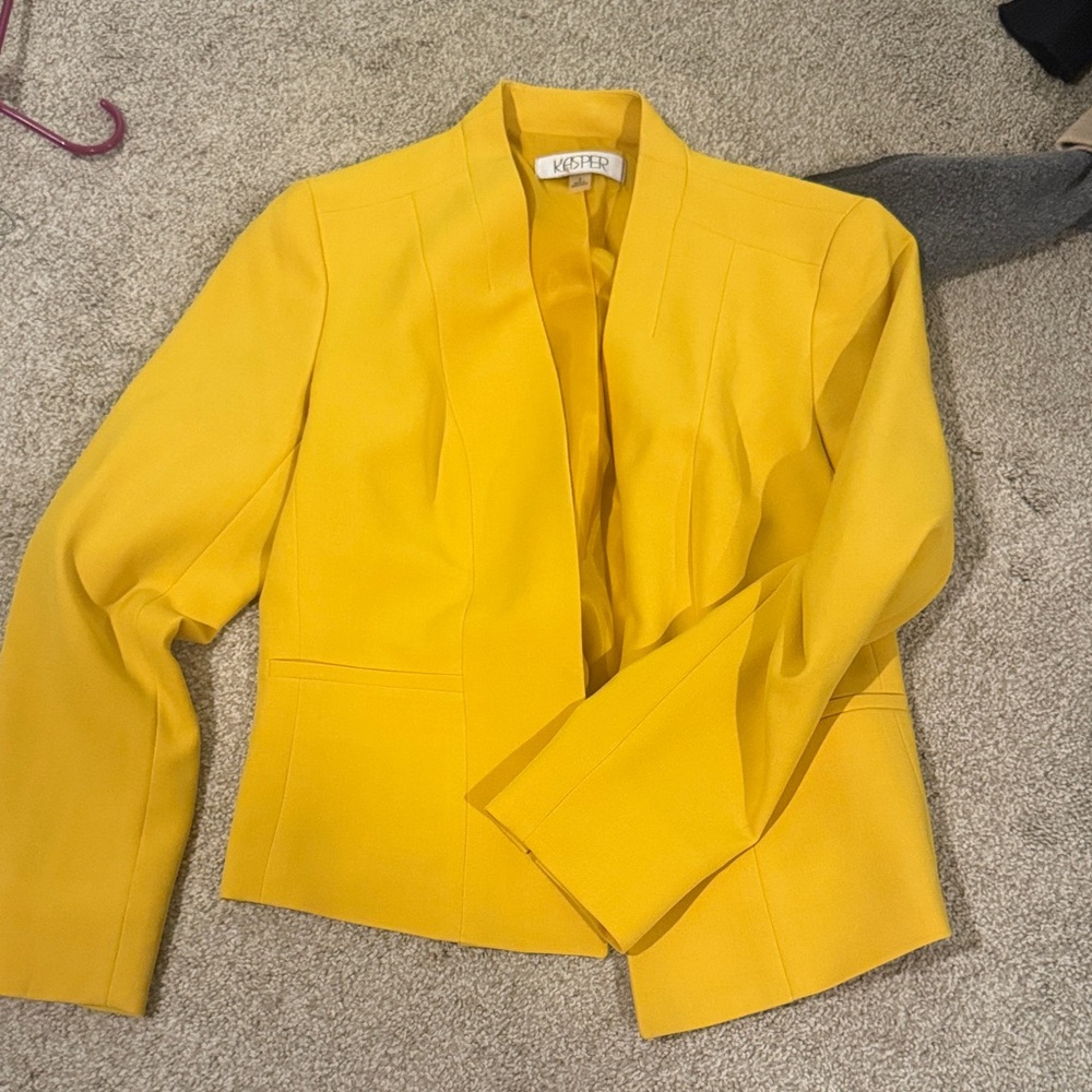 Casper Women's Yellow Blazer